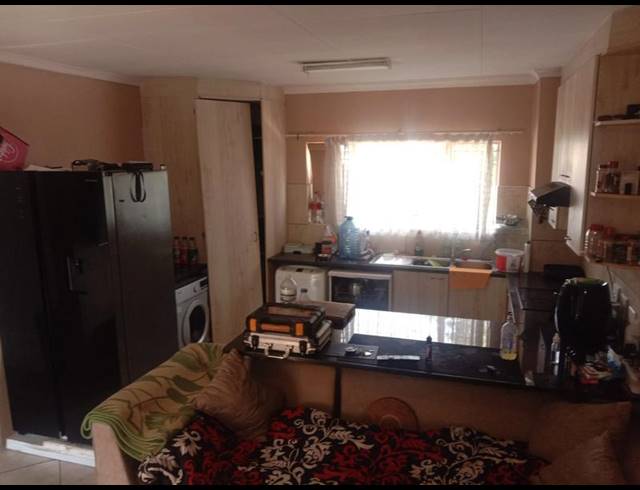 2 BEDROOM TOWNHOUSE FOR SALE IN FLORIDA GLEN